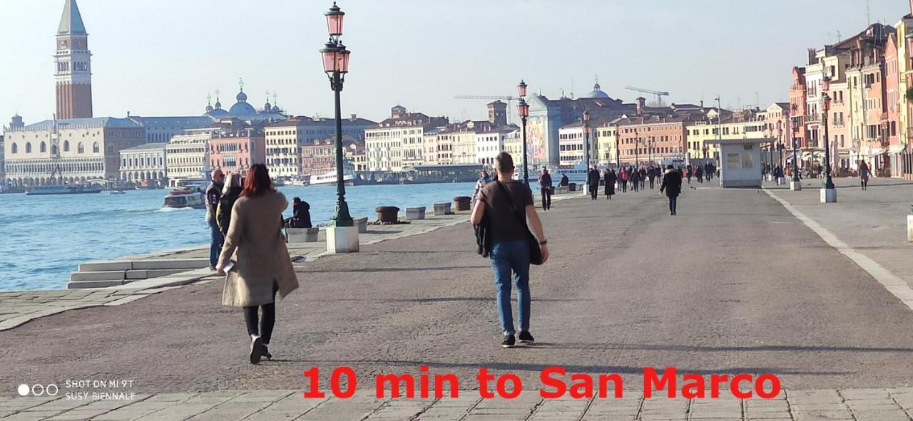 Susy Biennale Apartment - Canal View And Garden Venezia Esterno foto