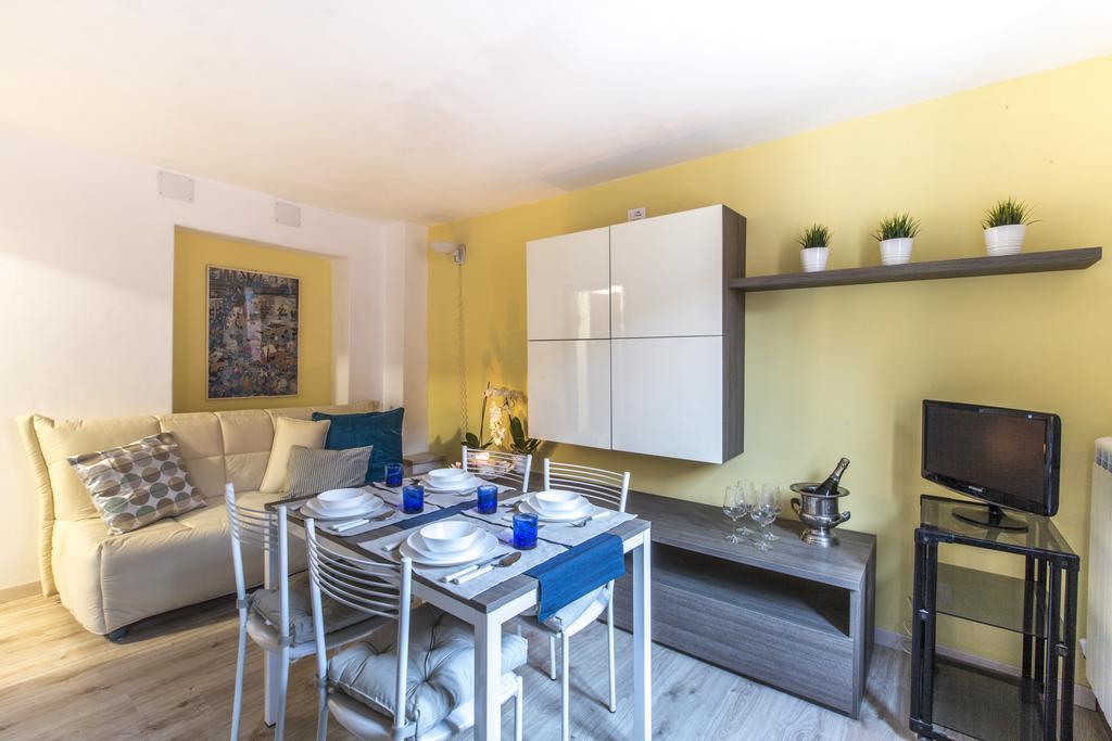 Susy Biennale Apartment - Canal View And Garden Venezia Esterno foto