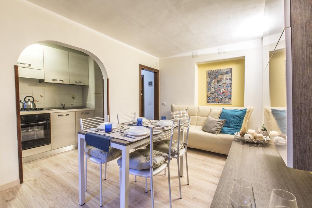 Susy Biennale Apartment - Canal View And Garden Venezia Esterno foto